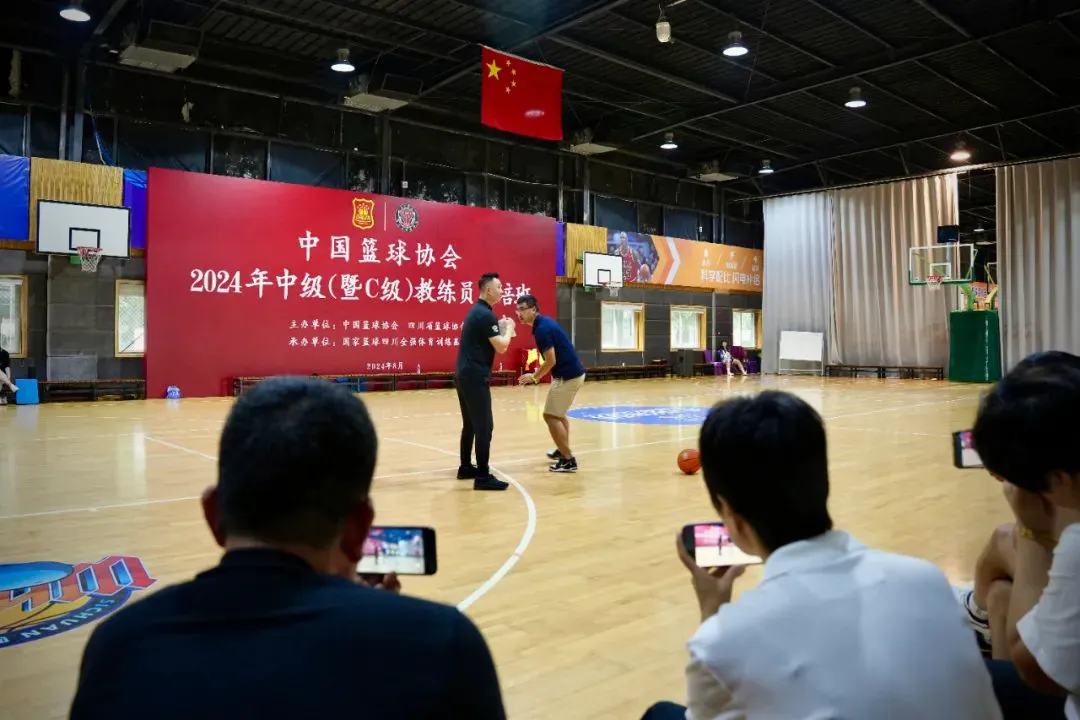 如何调整分卫的心理状态以应对比赛压力_1